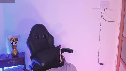 haanna_thompsoon online show from December 2024 09:00:02 PM