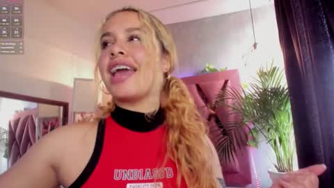 Haely online show from December 2024 05:46:01 PM