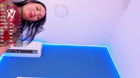 Kendal online show from December 2024 08:10:02 PM