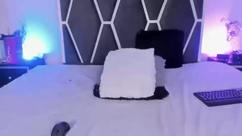 Kendal online show from March 2026 04:18:01 AM