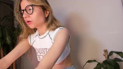 Snapshot of hailey_firee chatting on September 2025 11:21:01 AM Hailey online show from September 2025 11:21:01 AM