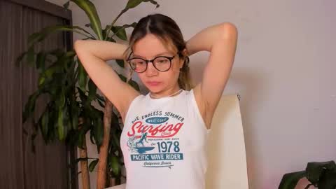 Snapshot of hailey_firee chatting on October 2025 10:33:01 AM Hailey online show from October 2025 10:33:01 AM