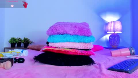 hailey_hadid online show from December 2025 03:17:02 PM