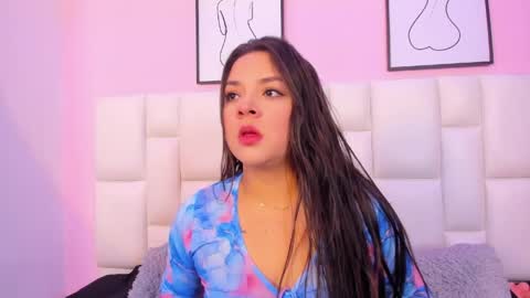 Snapshot of hailey_henao chatting on May 2026 11:38:01 AM Hailey Henao online show from May 2026 11:38:01 AM