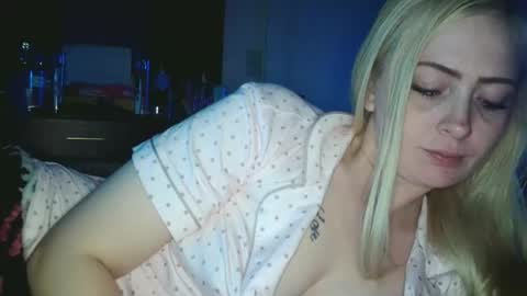 Hailey and d online show from November 2025 06:24:02 AM