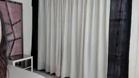 Hailey online show from October 2025 12:03:01 PM