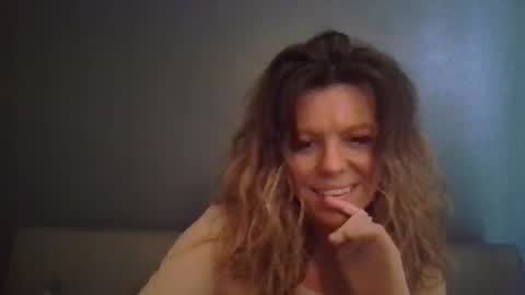 Hailey online show from December 2025 07:10:02 PM