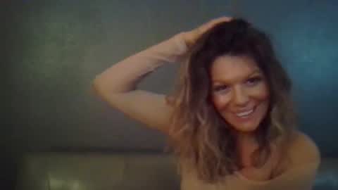 Hailey online show from December 2025 10:04:01 PM