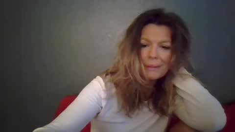 Hailey online show from December 2025 07:41:02 PM