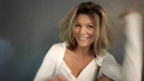 Snapshot of haileys123 chatting on June 2026 06:45:01 PM Hailey online show from June 2026 06:45:01 PM