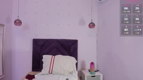 haileystonei online show from October 2025 11:32:02 AM