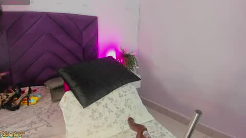 haileystonei online show from July 2026 11:40:01 AM