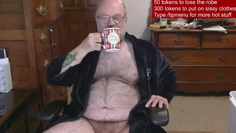 Snapshot of hairydaddybear69 chatting on April 2026 11:48:01 AM HairyDaddyBear69 online show from April 2026 11:48:01 AM