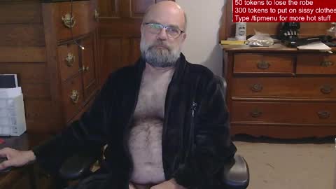 Snapshot of hairydaddybear69 chatting on April 2026 11:38:01 AM HairyDaddyBear69 online show from April 2026 11:38:01 AM