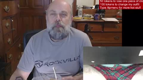 Snapshot of hairydaddybear69 chatting on May 2026 12:27:02 AM HairyDaddyBear69 online show from May 2026 12:27:02 AM