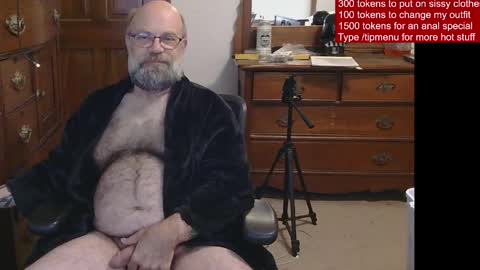 Snapshot of hairydaddybear69 chatting on May 2026 12:10:01 PM HairyDaddyBear69 online show from May 2026 12:10:01 PM