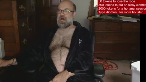 Snapshot of hairydaddybear69 chatting on May 2026 11:50:02 AM HairyDaddyBear69 online show from May 2026 11:50:02 AM