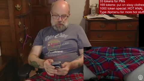 Snapshot of hairydaddybear69 chatting on June 2026 01:00:01 AM HairyDaddyBear69 online show from June 2026 01:00:01 AM