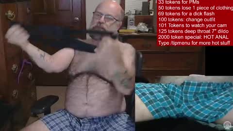 Snapshot of hairydaddybear69 chatting on June 2026 01:17:01 AM HairyDaddyBear69 online show from June 2026 01:17:01 AM