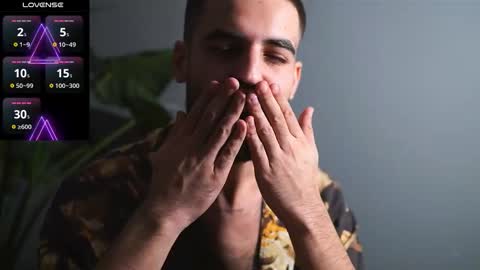 HairyRobXxX online show from October 2025 03:41:01 PM