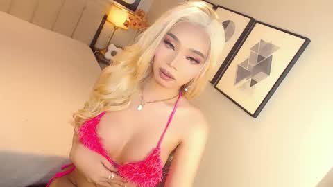 YOUR SIDECHIC HAILEY online show from September 2025 11:32:02 AM