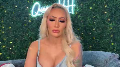 Snapshot of haliaxhill chatting on April 2026 09:40:02 PM Halia Hill online show from April 2026 09:40:02 PM