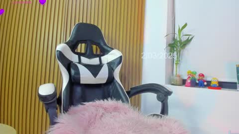 Anahis online show from March 2025 12:37:01 AM