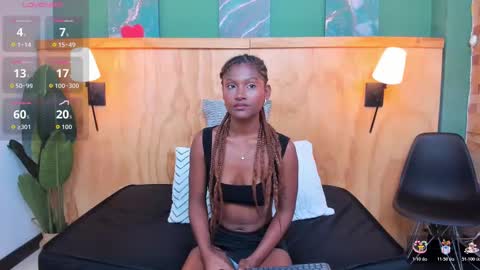 Halley Lorens online show from November 2025 08:08:01 PM