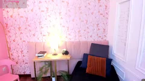 Halley Lorens online show from July 2026 07:09:01 PM
