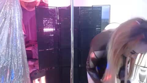 halovalentine online show from October 2025 10:01:01 PM