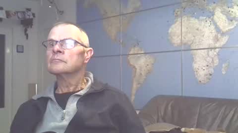 Snapshot of hamto65 chatting on February 2025 10:26:02 PM Prefer men 80 online show from February 2025 10:26:02 PM