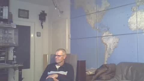 Snapshot of hamto65 chatting on March 2025 08:54:01 PM Prefer men 80 online show from March 2025 08:54:01 PM