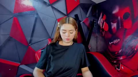 Hana and Zeta online show from December 2025 12:45:01 PM