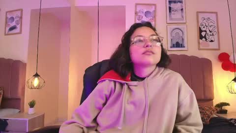 hanabie_ online show from April 2026 03:21:01 AM