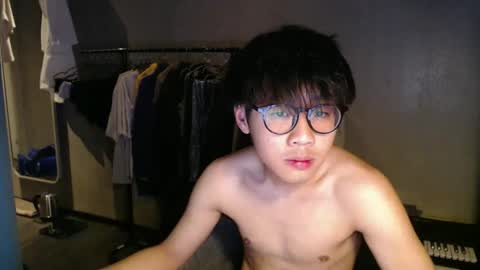 handsome_mannn online show from May 2026 10:26:02 PM