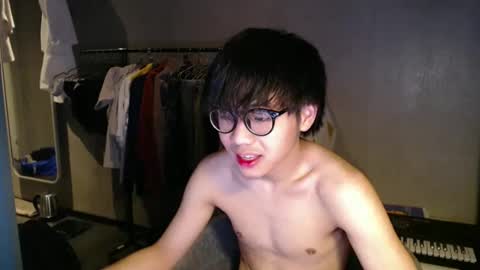 handsome_mannn online show from May 2026 09:22:02 PM