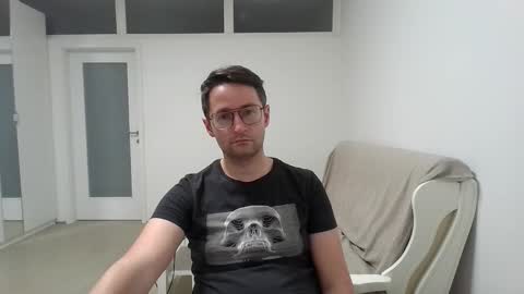 Snapshot of handsome_sasha chatting on November 2025 04:32:02 PM Sasha online show from November 2025 04:32:02 PM