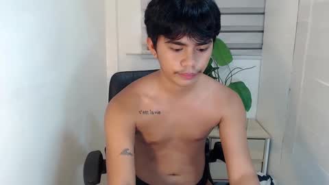 Snapshot of handsome_vanana chatting on February 2025 02:44:02 PM handsome_vanana online show from February 2025 02:44:02 PM