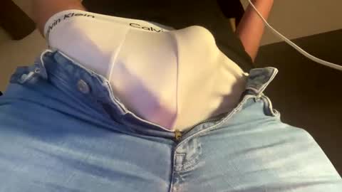 Snapshot of handsomecharmer chatting on December 2024 03:55:02 PM Handsome online show from December 2024 03:55:02 PM