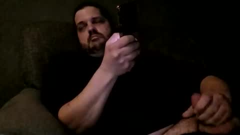 Snapshot of handsomedaddy198924 chatting on January 2026 06:07:01 AM Handsomedaddy198923 online show from January 2026 06:07:01 AM