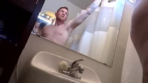 handsomerob42 online show from November 2025 12:27:02 PM