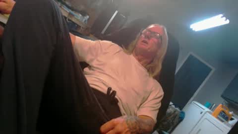 Snapshot of handyman5303 chatting on February 2025 03:53:01 AM Handystudman online show from February 2025 03:53:01 AM