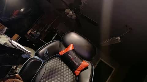 Snapshot of handyman5303 chatting on November 2025 08:14:01 AM Handystudman online show from November 2025 08:14:01 AM