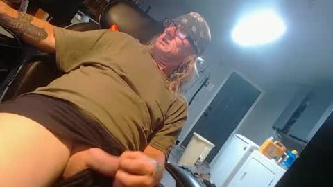 handystud33 online show from September 2025 02:07:02 PM