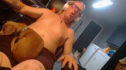 handystud33 online show from October 2025 08:35:02 AM