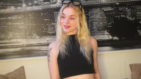 Snapshot of hanky_moon chatting on March 2026 04:24:02 PM Sweden online show from March 2026 04:24:02 PM