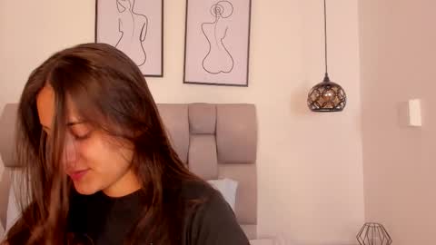 hanna__evans_ online show from October 2025 11:55:02 AM