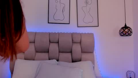 hanna__evans_ online show from February 2026 11:11:01 AM