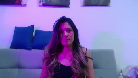 Hanna  online show from April 2026 08:28:02 PM