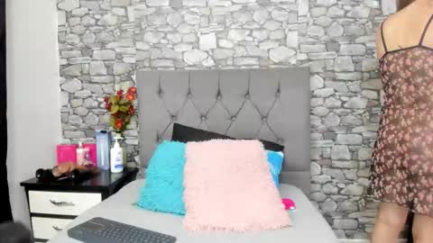 Hanna online show from November 2025 02:10:01 AM